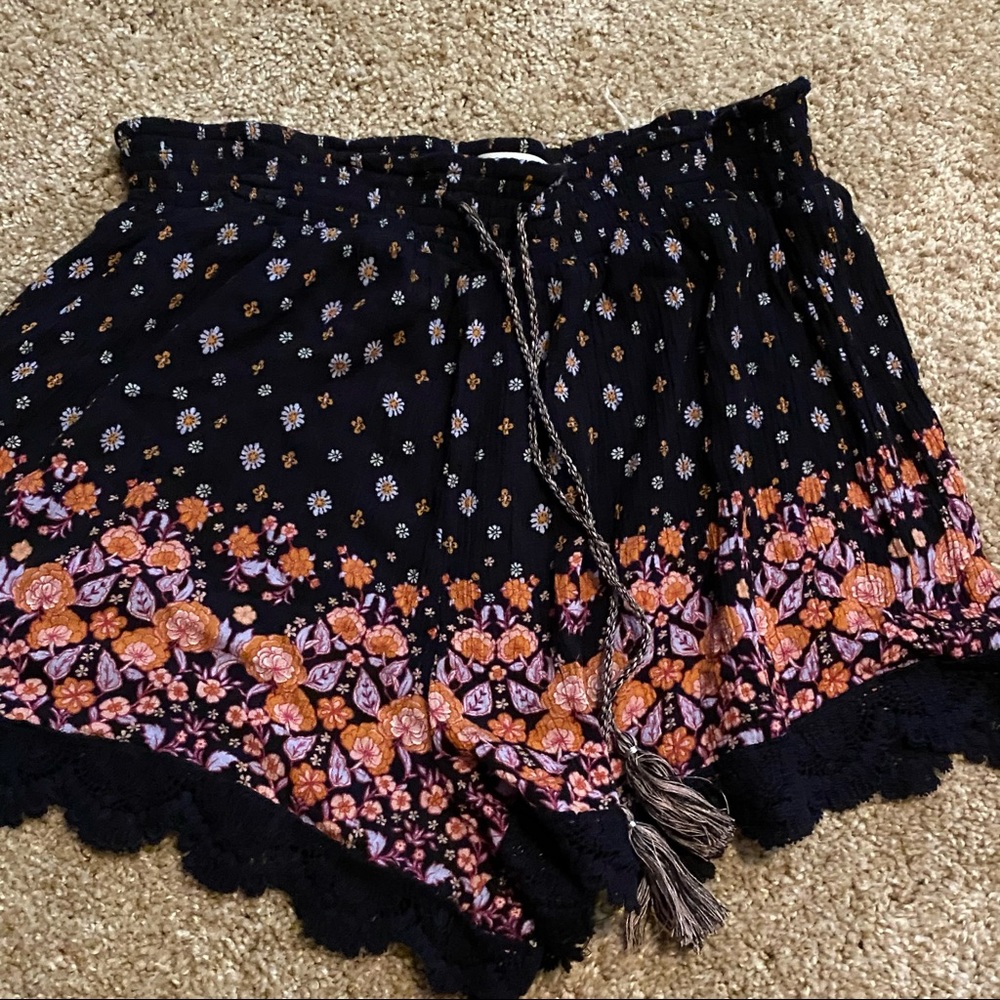 MUDD flowy festival shorts with tie